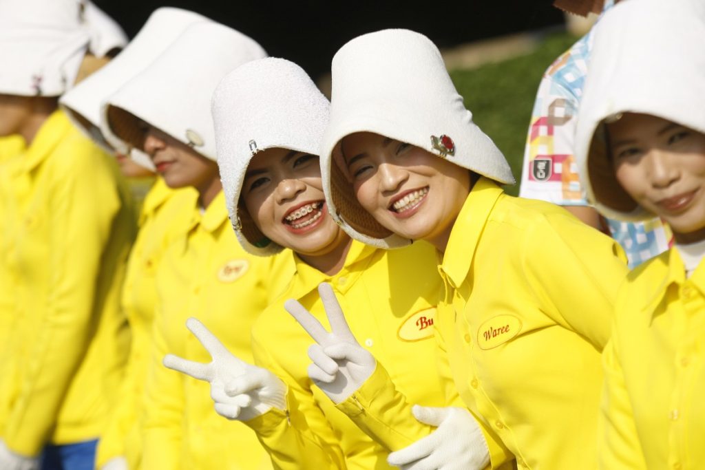 Thai smiling caddies